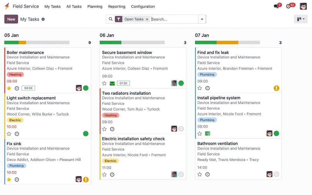 Odoo field service task board with technician assignments